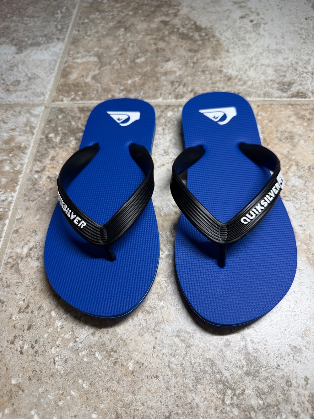 Quiksilver Men's Royal Blue Flip Flops with Black Straps. Size 2 new